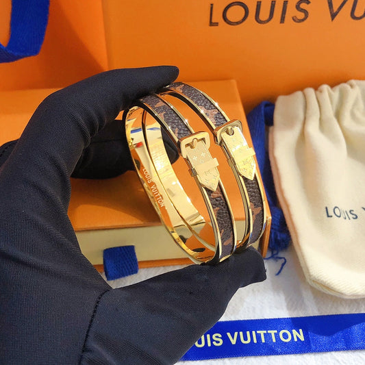 2025 Classic Belt Buckle Monogram Bracelet