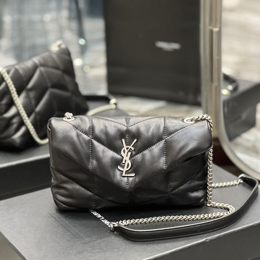 2025 Bag Classic Envelope Bag W3929