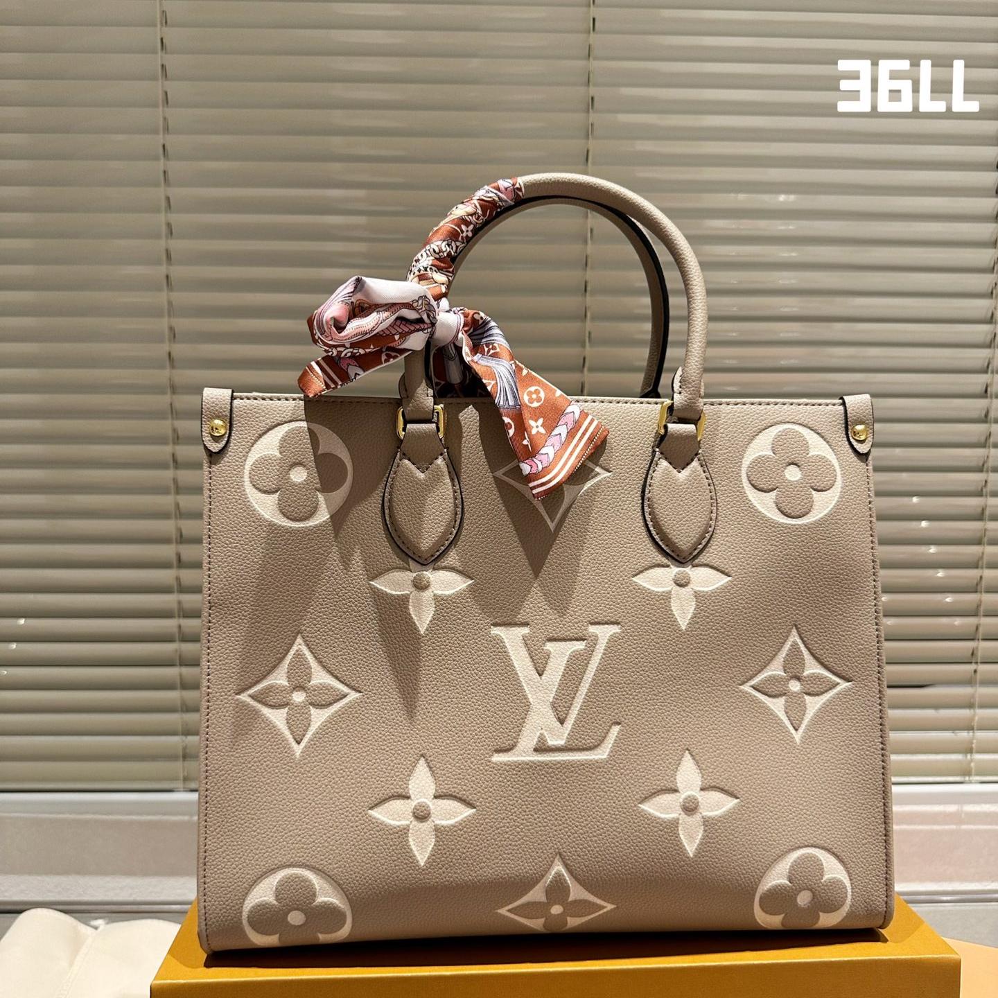 2025 Bag Classic shopping bag W195